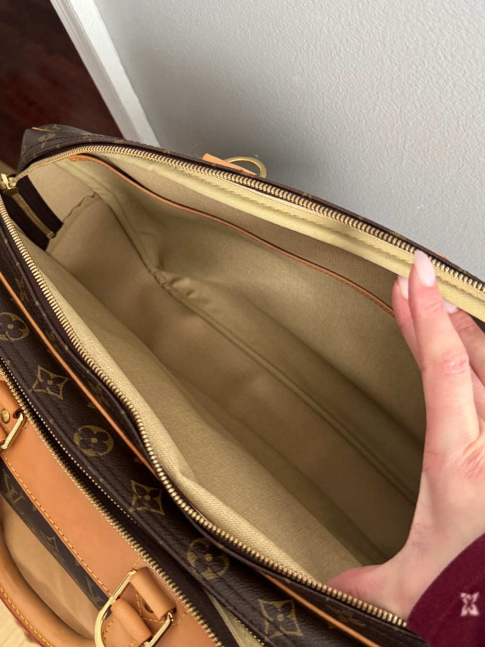 Louis Vuitton Monogram Alize Weekender - Picture 11 of 16
